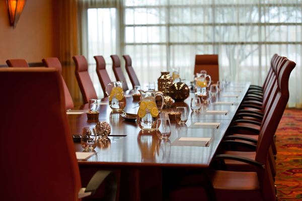 Renaissance Phoenix Glendale Hotel & Spa