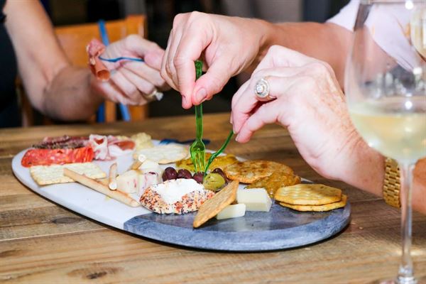 Lucky's Bar FREE USE PARTY VENUE