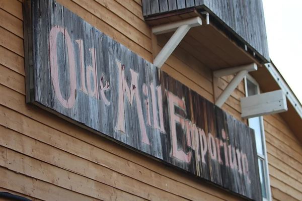 Olde Mill Emporium Reception Facility