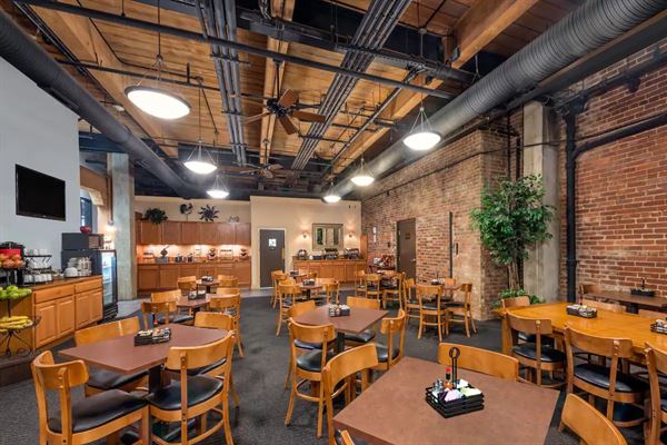 Hawthorn Suites by Wyndham Rome