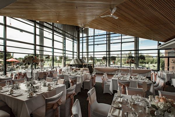 Mayfair Lakes Golf & Country Club