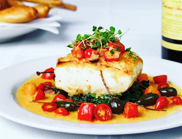 Le Sorelle Restaurant & Bar