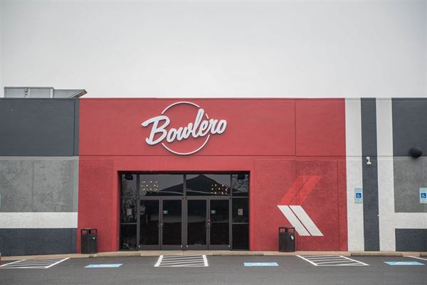 Bowlero Centreville