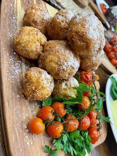 Royal Events & Catering Co.