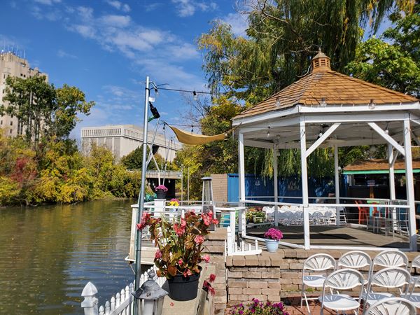 Riverhouse Banquet Center