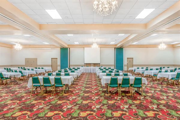 Ramada Grayling Hotel and Conference Center