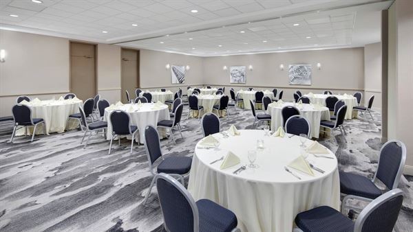 Embassy Suites by Hilton Detroit Troy/Auburn Hills