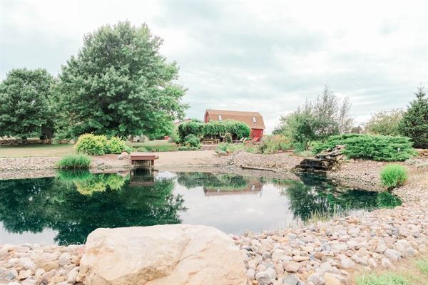Bailey Farms Barn & Venue