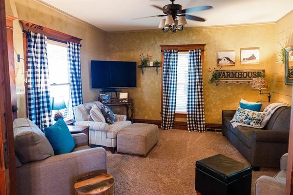 Bailey Farms Barn & Venue