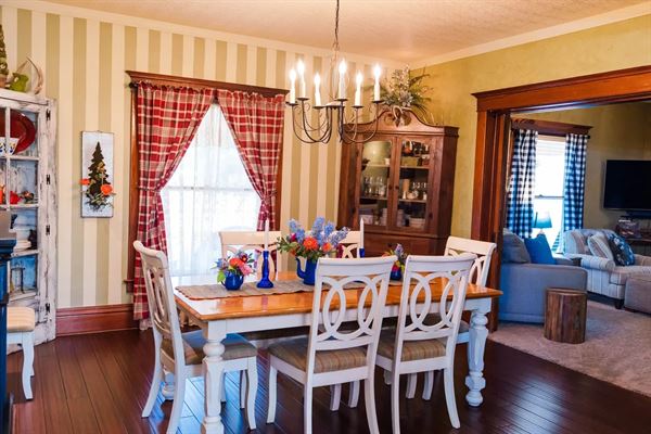 Bailey Farms Barn & Venue