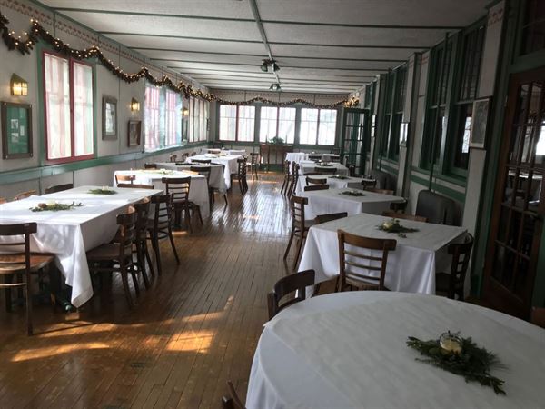 Lakeside Inn