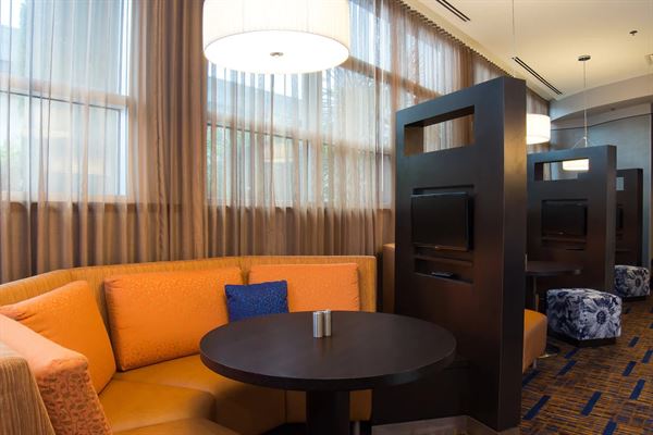 Courtyard Columbia Downtown at USC