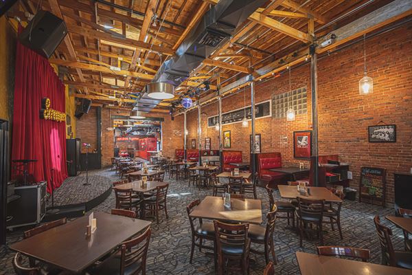 The New Screamers Events & Show Lounge!