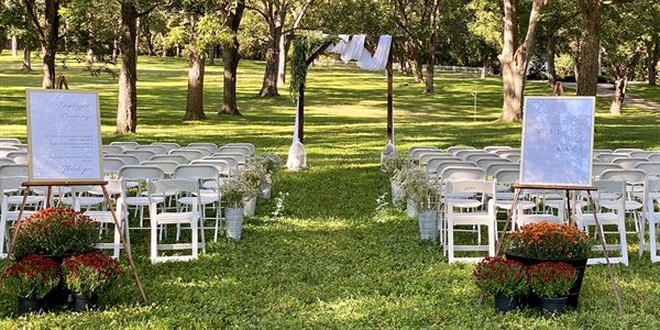 Weddings in the Grove at Richard Bland College