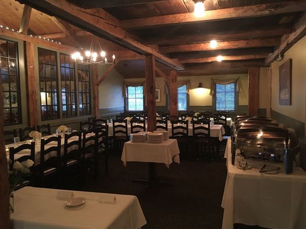 Red Fox Bar & Grille