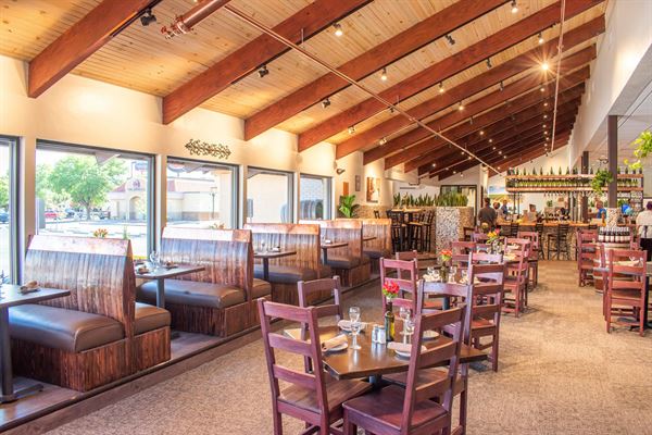 D.H. Lescombes Winery & Bistro - Alamogordo