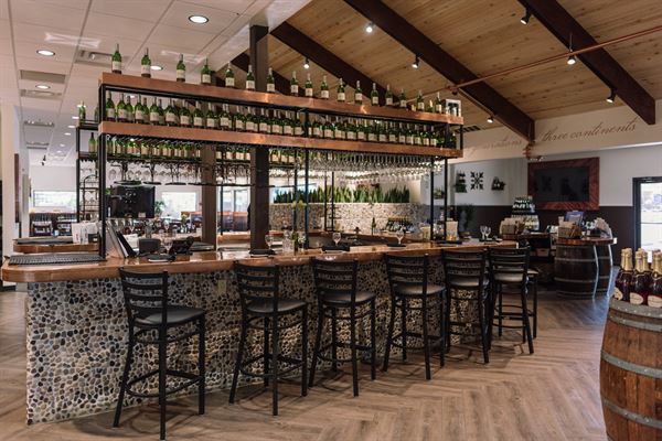 D.H. Lescombes Winery & Bistro - Alamogordo