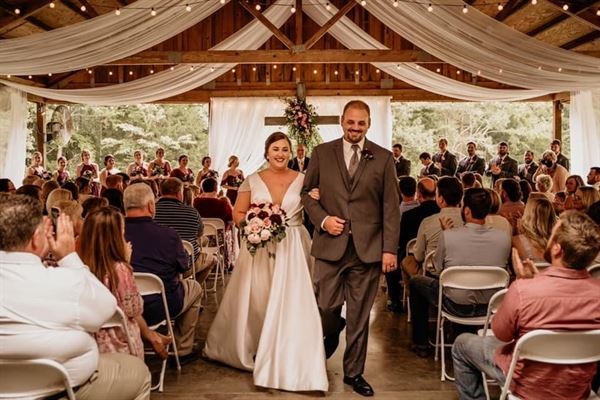 Peaceful Oaks Bed, Breakfast and Barn