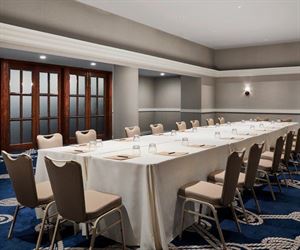 Surgeon Meeting Room