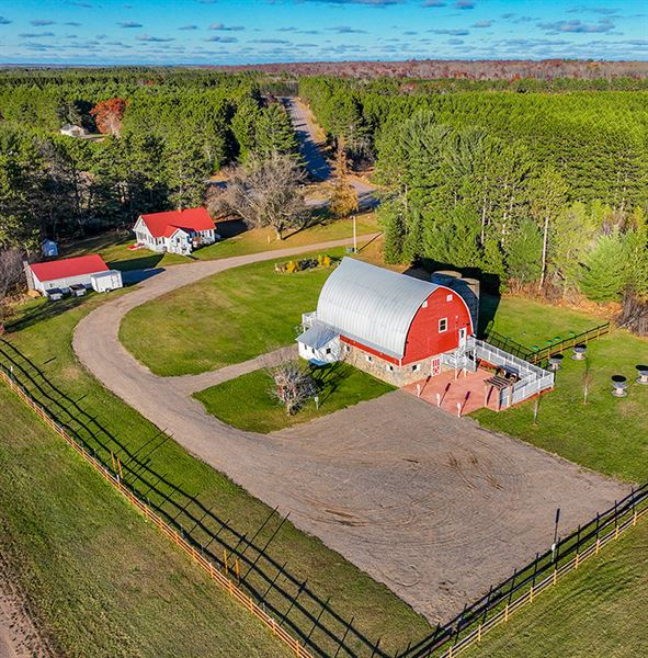 Hooked On Nokomis Wedding and Event Barn