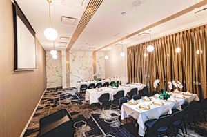 Fifth Avenue Room