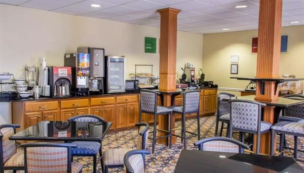 Comfort Inn & Suites
