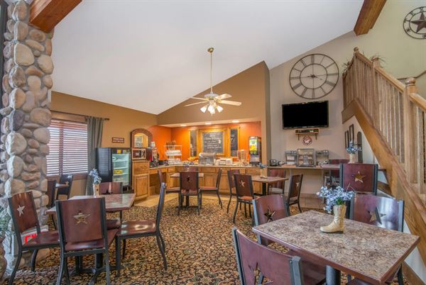 AmericInn by Wyndham Pampa Event Center