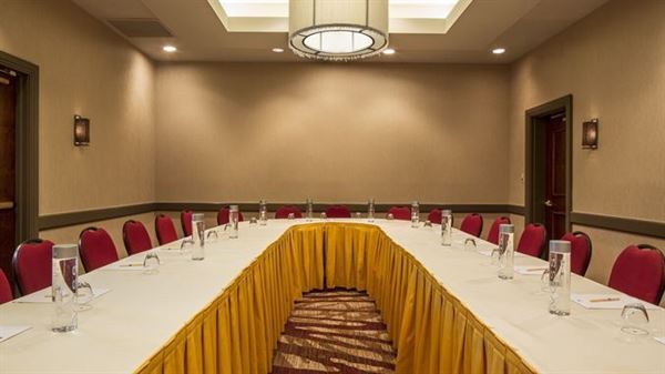 DoubleTree by Hilton Hotel Largo/Washington DC