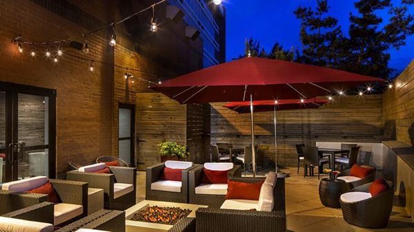 DoubleTree by Hilton Hotel Largo/Washington DC