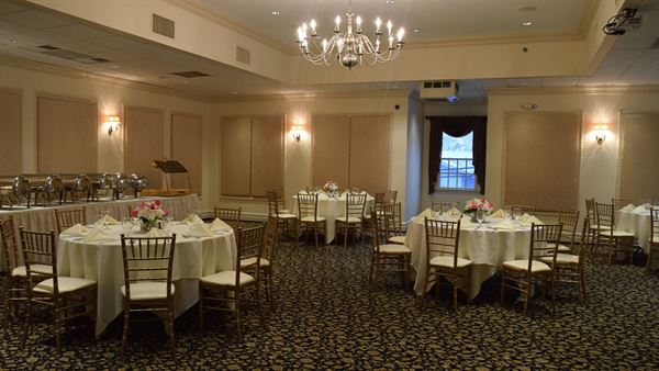 Sanzari's New Bridge Inn