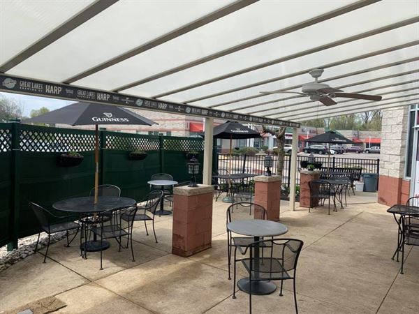 Mavis Winkles Irish Pub