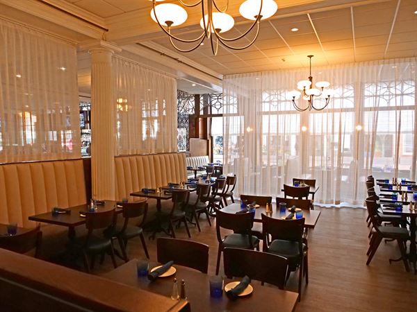 Colonial Hall at Rockafellas