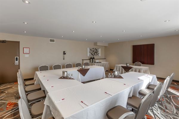 Best Western Plus Rose City Suites