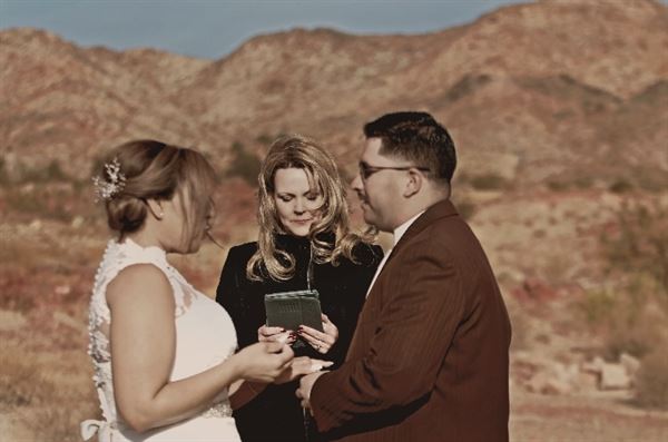 Seal It With A Kiss Ceremonies