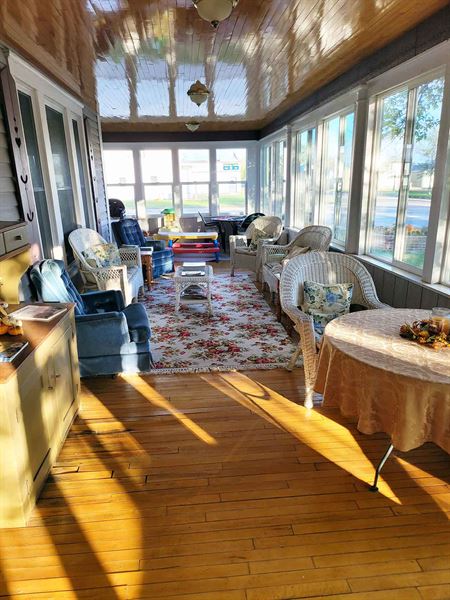 Prairie House Manor Bed & Breakfast