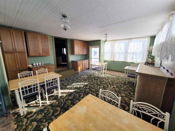 Prairie House Manor Bed & Breakfast