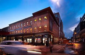 Indoor/Outdoor Rooftop Lounge