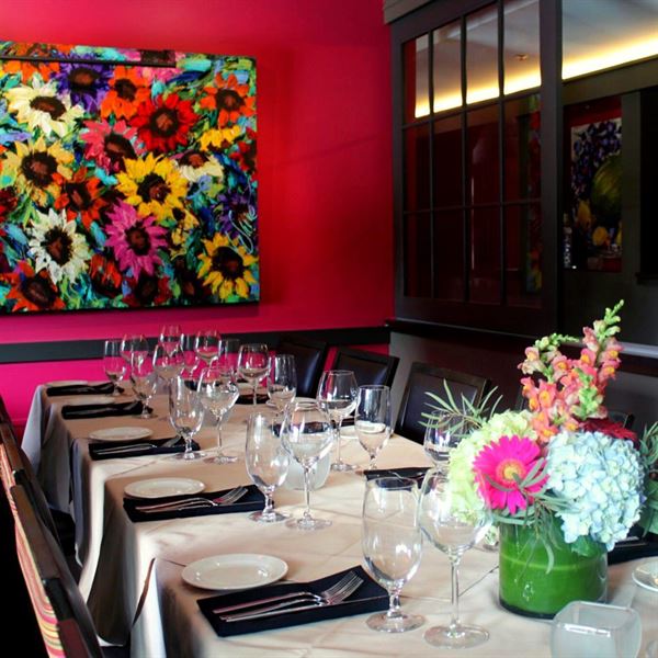 333 Belrose Bar & Grill