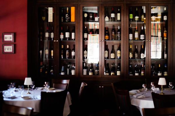 Rocco's The Brick Hotel