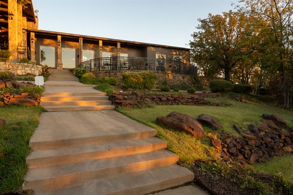 Lone Star Lodge & Marina