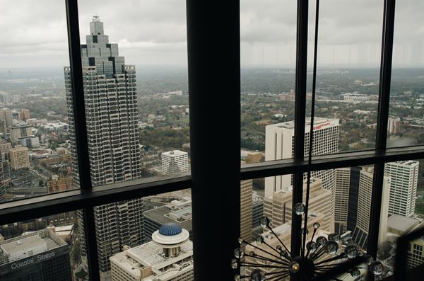 The Sun Dial Restaurant, Bar & View