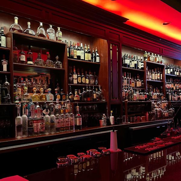 Lucca Restaurant & Bar