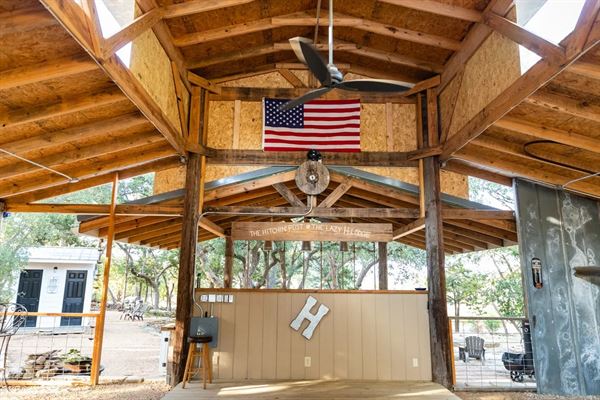 The Hitchin' Post at Lazy H Lodge