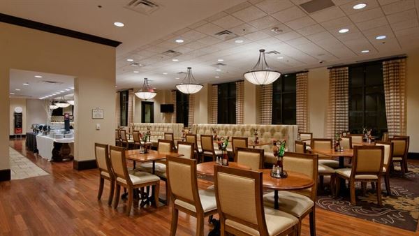 Embassy Suites Riverwalk - Downtown