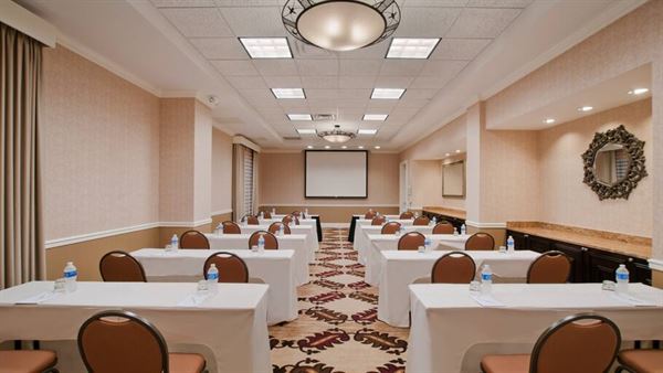 Embassy Suites Riverwalk - Downtown