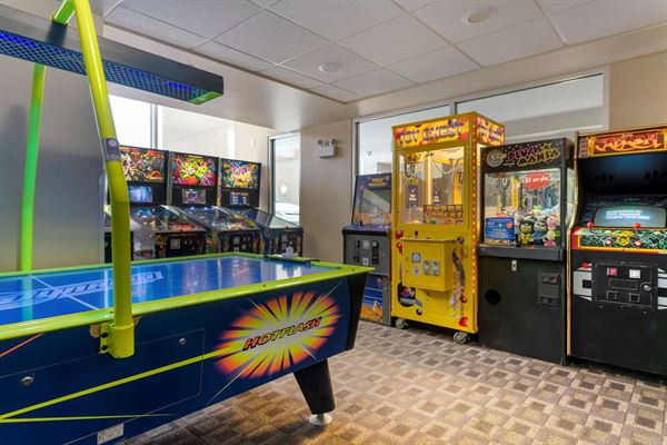 Best Western Plus - Chocolate Lake Hotel