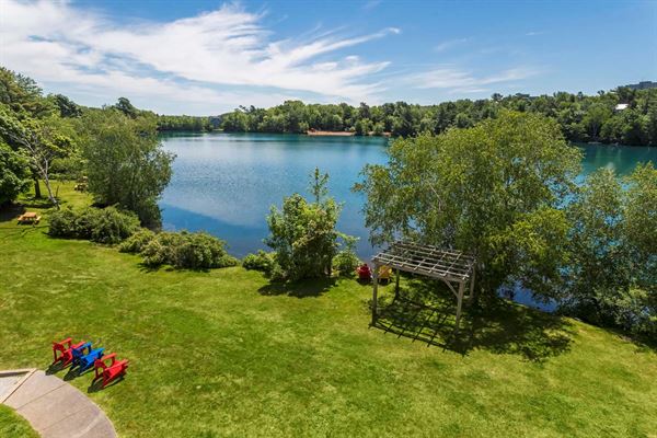 Best Western Plus - Chocolate Lake Hotel