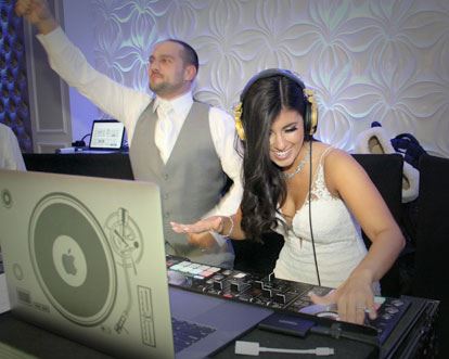 DIRECT ENTERTAINMENT Photography-DJ-Video-Booth