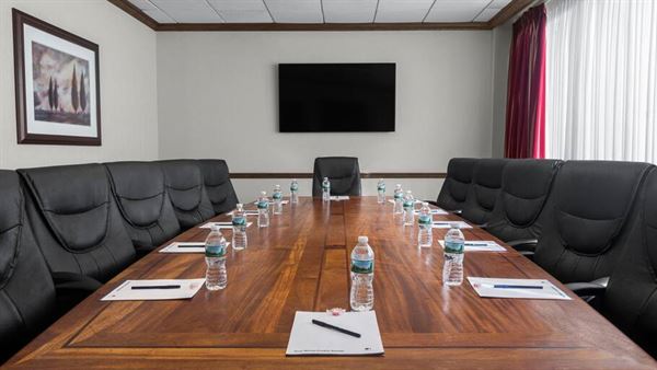 DoubleTree by Hilton Hotel Fort Lee-George Washington Bridge