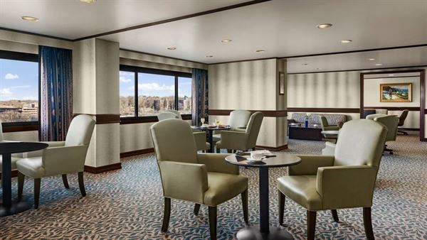 DoubleTree by Hilton Hotel Fort Lee-George Washington Bridge